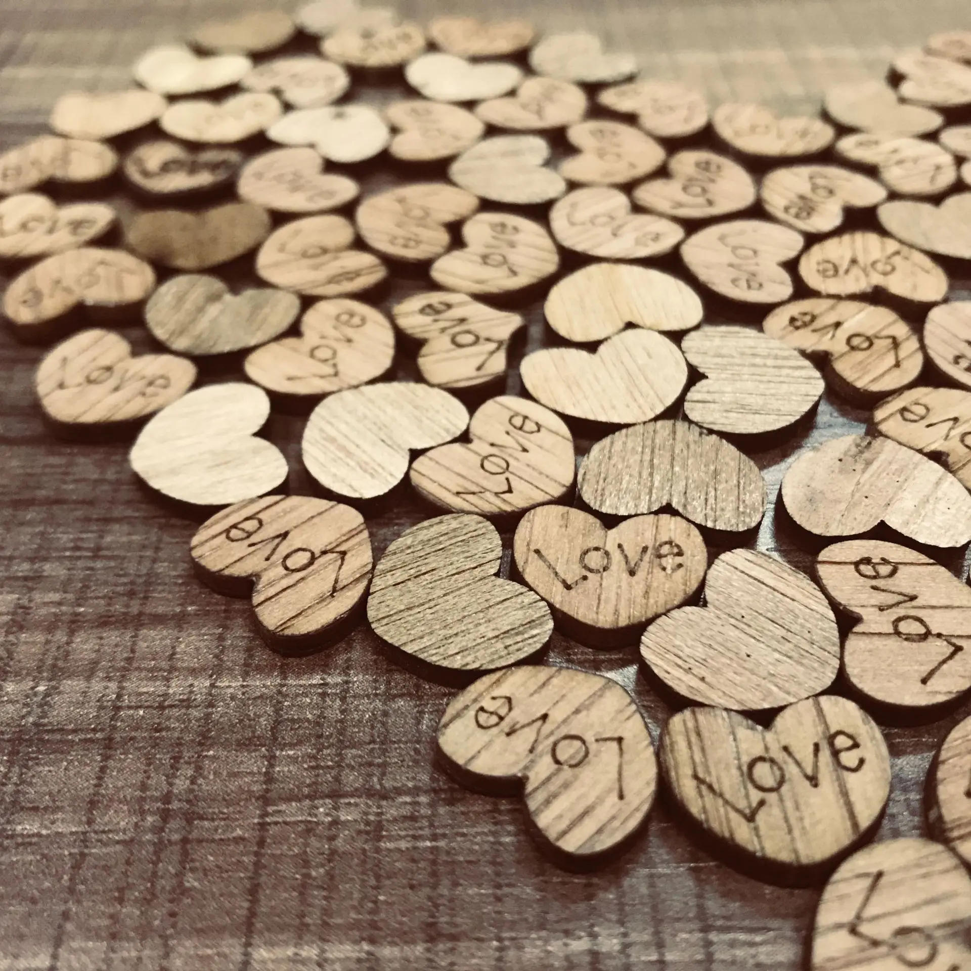 Description Picture 6 of item100Pcs Mini Wooden Love Heart Wedding Table Scatter Wedding Party DIY Decoration Craft Accessories Party Wedding Decor