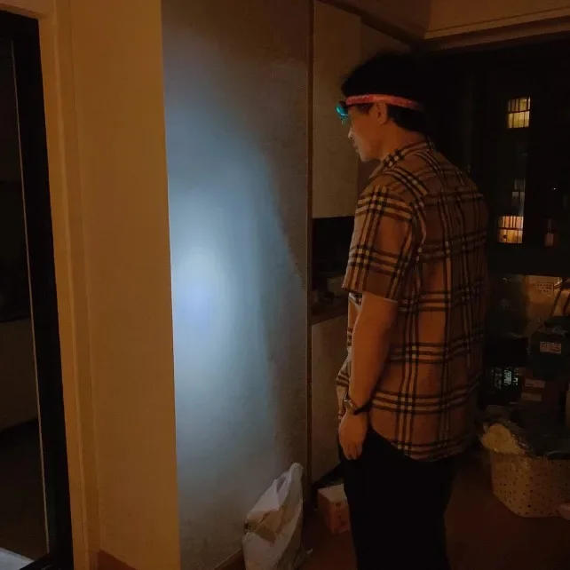 Description Picture 5 of itemChildren's Lightweight Headlamp and Dual Light Source Lighting Can Last up to 30 Hours