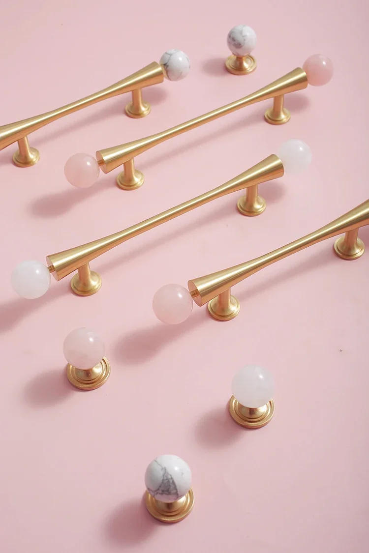 Description Picture 5 of itemModern Style Solid Brass with Crystal Drawer Knobs T Bar Handle Bedroom Pulls Kitchen Cabinet Shoe Box Drawer Cabinet Wine Knob