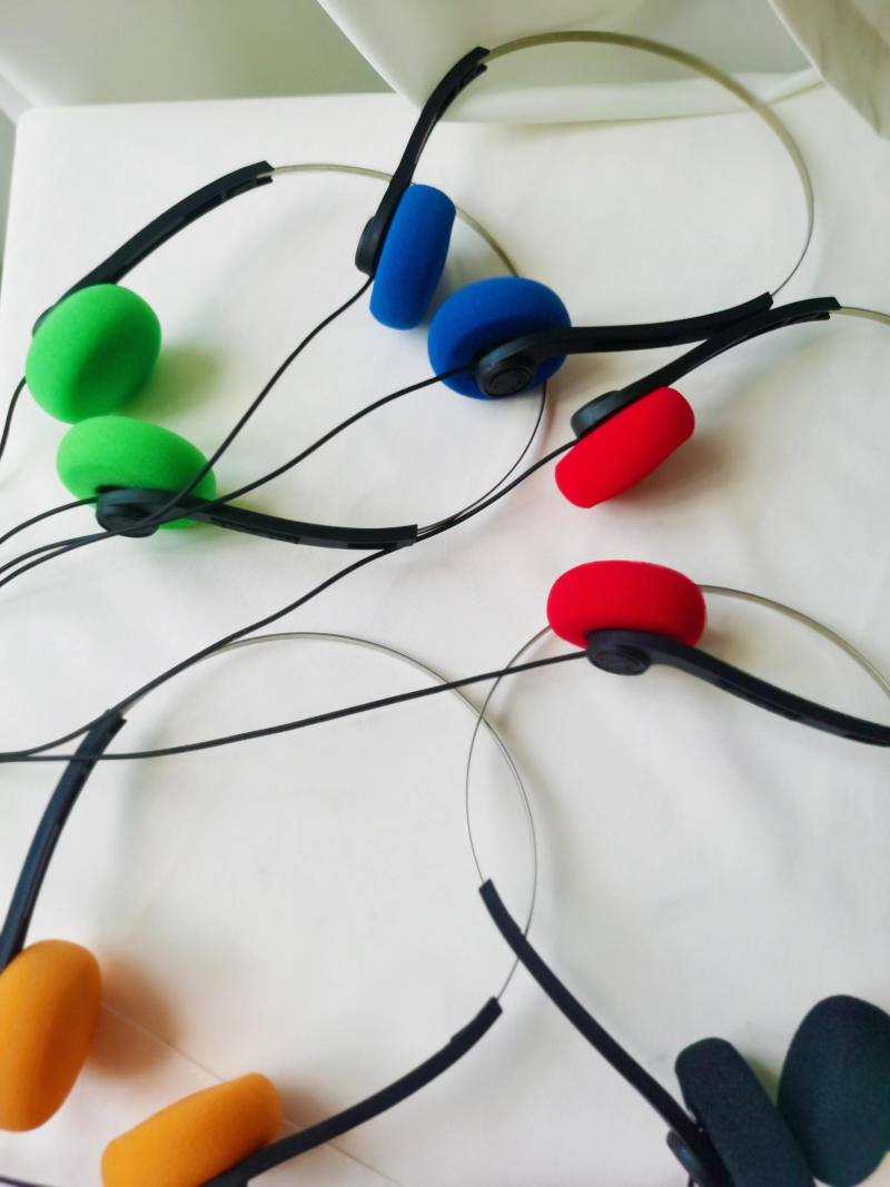 Description Picture 4 of itemIns New Underwire Headphone Music Mp3 Walkman Retro Feelings Portable Voice Wired Small Headphones Sports Fashion Photo Props