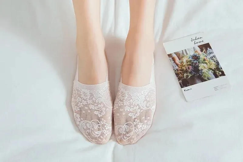 Description Picture 4 of item5 Pairs Fashion Women Girls Summer Socks Style Lace Flower Short Sock Antiskid Invisible Ankle Socks New
