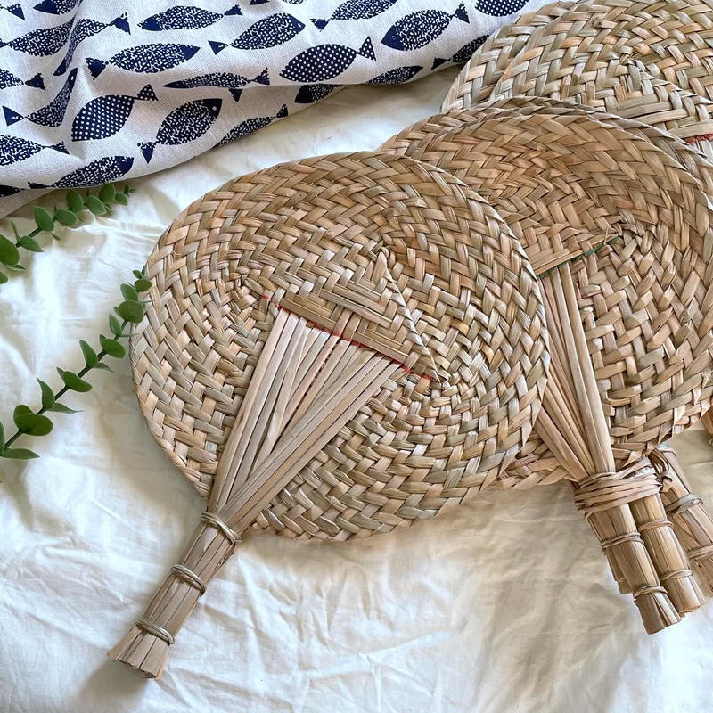 Description Picture 3 of itemOld Handmade Woven Straw Fans Natural Eco Friendly Hand-Woven Round Shaped Palm Fan Weaving Arts Ornament Decor Crafts