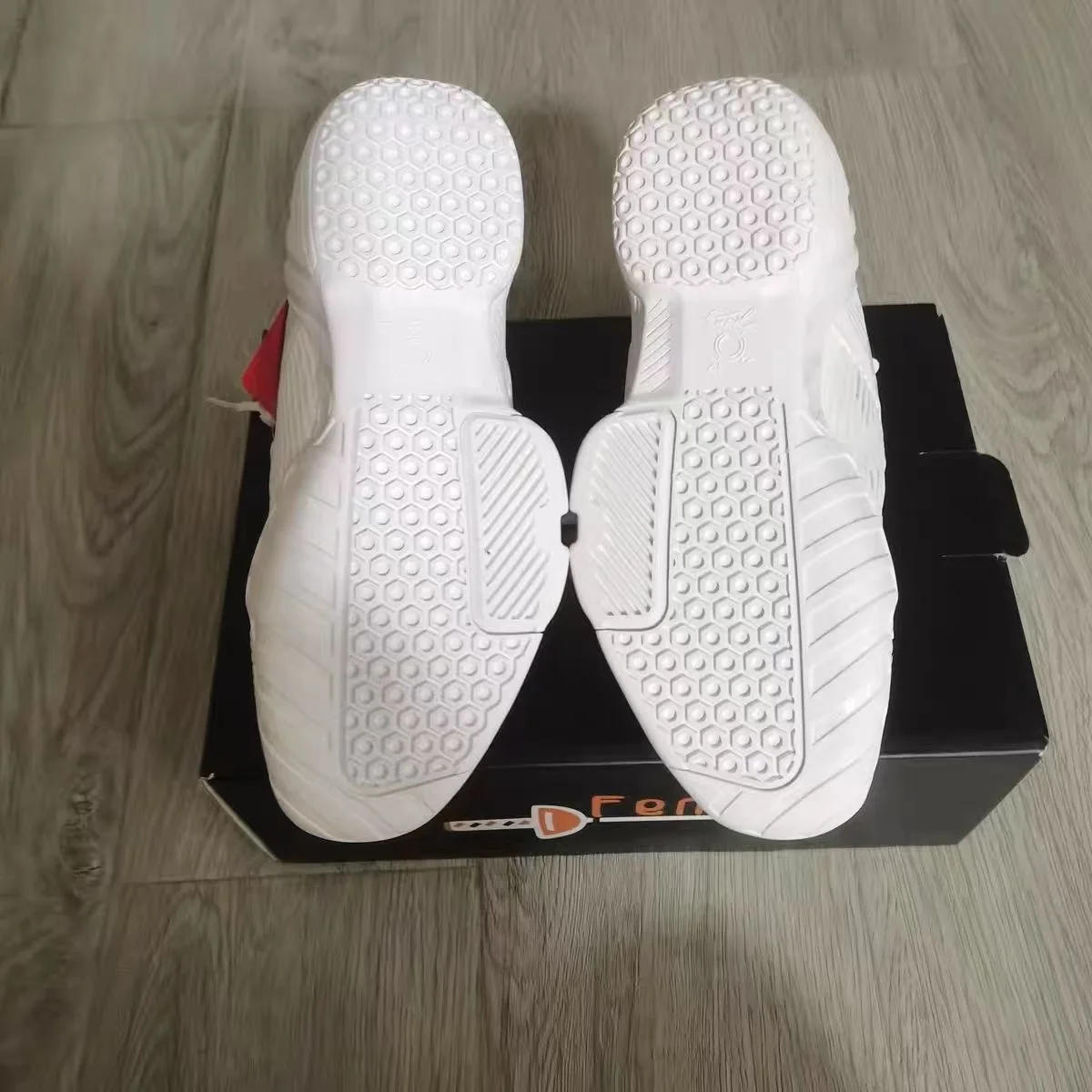 Description Picture 4 of itemLuxury Brand fencing shoes