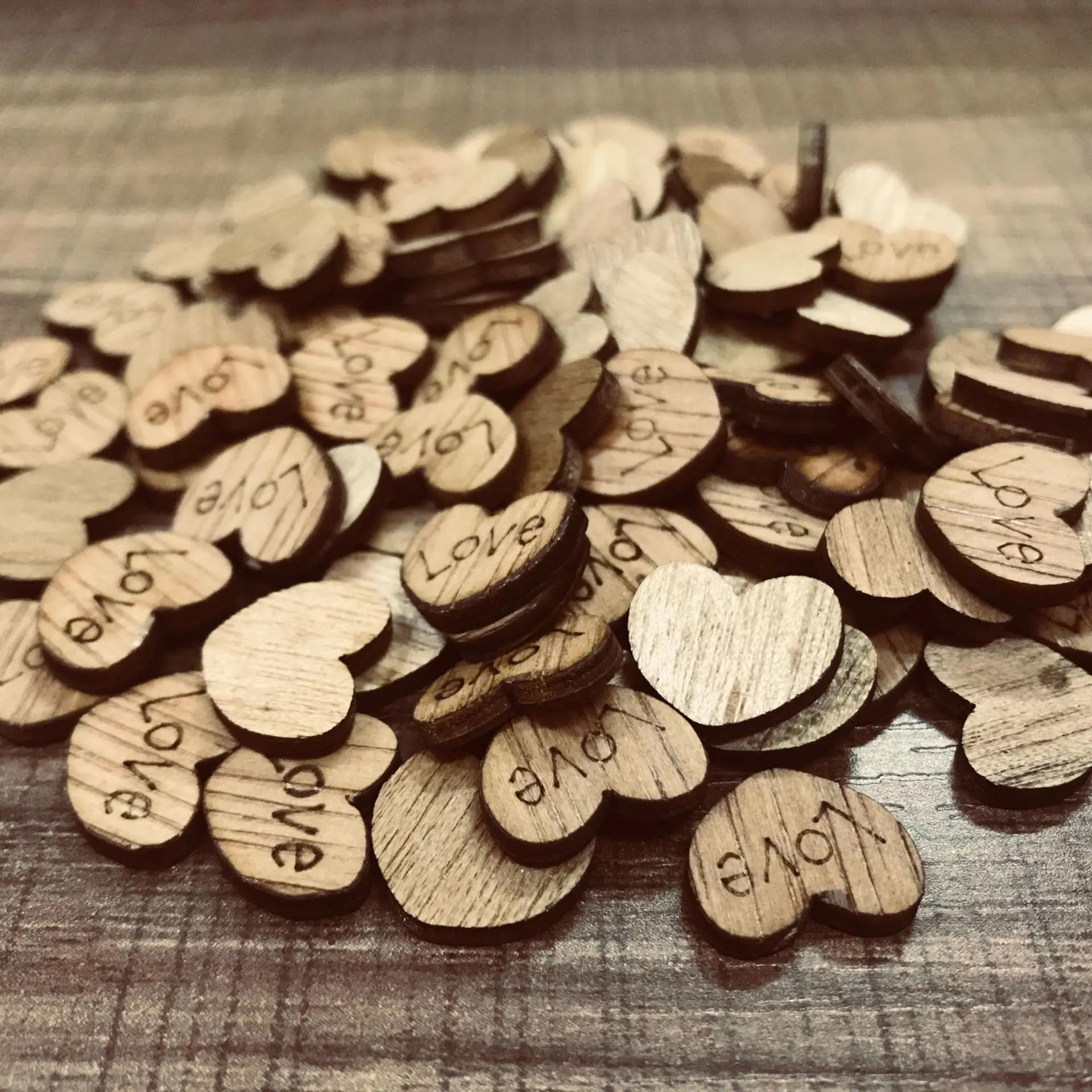 Description Picture 4 of item100Pcs Mini Wooden Love Heart Wedding Table Scatter Wedding Party DIY Decoration Craft Accessories Party Wedding Decor