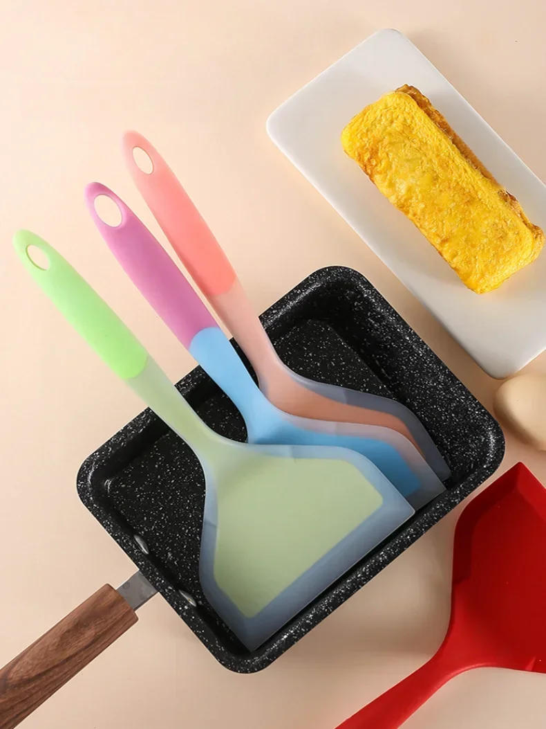 Description Picture 2 of itemSilicone Pancake Turner Non-stick Fried Egg Turner Beef Meat Pizza Clips Food Grade Spatula BBQ Tools Kitchen Cooking Utensils