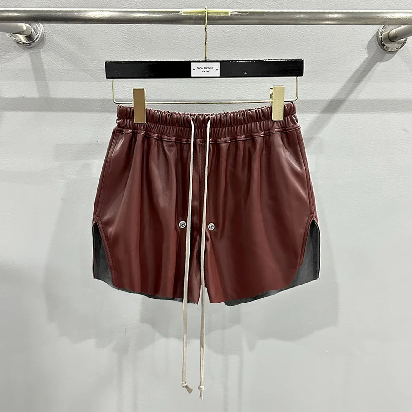 Description Picture 5 of itemHKSH Summer New Men's Tide Chic RO Shorts High Street Dark Zipper Elastic Waist Leather Fashion Ins Gothic Cotton Capris HK1807