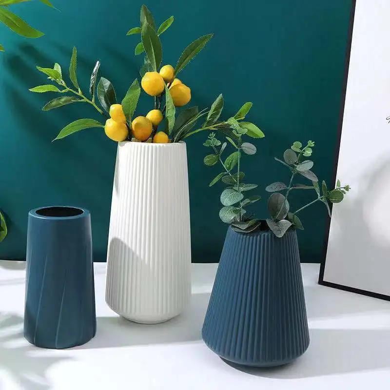 Description Picture 2 of itemMorandi Plastic Vase Living Room Decoration Ornaments Modern Origami Plastic Vases for Flower Arrangements Home Decoration