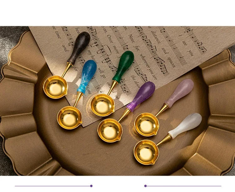 Description Picture 5 of itemCrystal Bubble and Wood Handle Spoon Embossed Supplies Envelope Decoration for Packaging Scrapbooking Seal Wax Stamp Set SB027