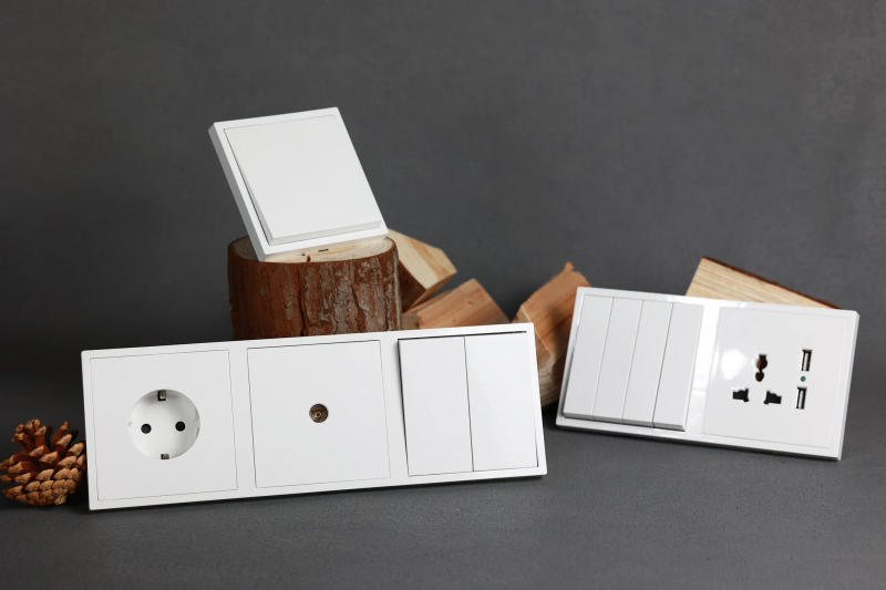 Description Picture 2 of itemYINKA Plastic Panel Korean Standard Switch Frame Wall Switch Wall Socket TV Satellite 220V 1234GANG DIY Plastic Frame Part White