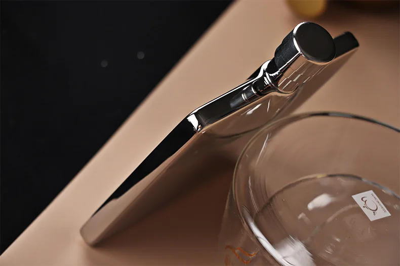 Description Picture 6 of itemExquisite 4OZ Flat Hip Flasks High Quality Stainless Steel Whiskey Wine Pot for Outdoor Travel Portable Square Alcohol Container