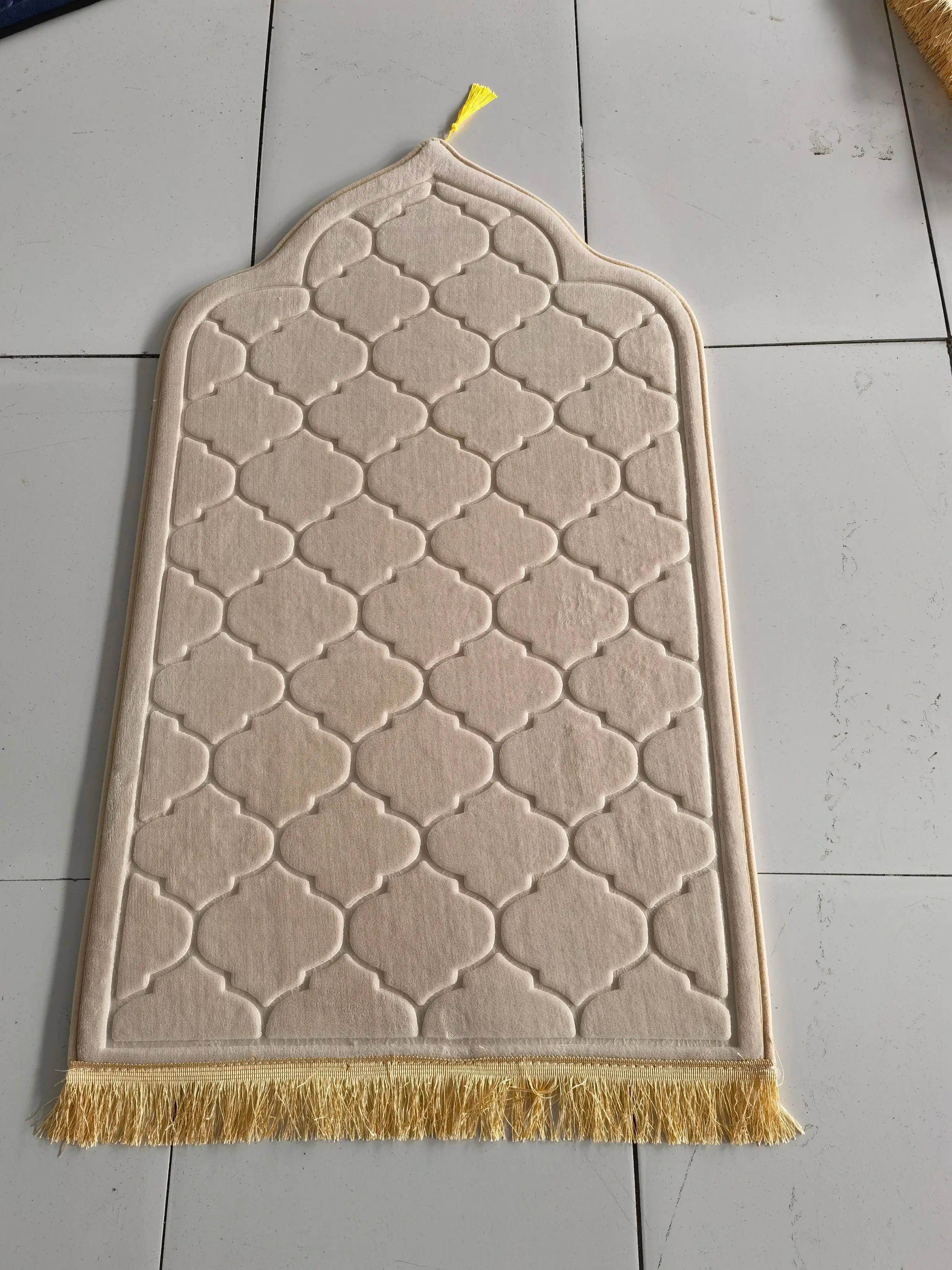 Description Picture 2 of itemFlannel Prayer Mat For Muslim Ramadan Worship Kneel Blanket Embossing Floor Carpets Anti Slip Soft Portable Travel Prayer Rug