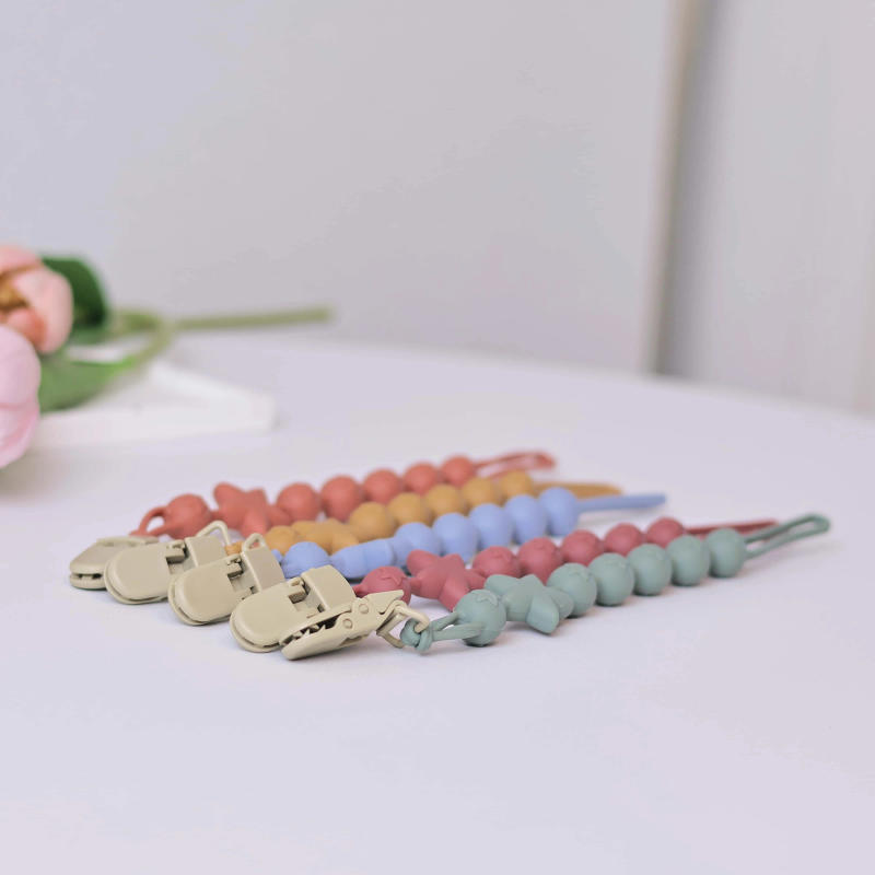 Description Picture 4 of itemINS food grade pacifier silicone chain baby pacifier chain is versatile and bite-bite, anti-drop teether