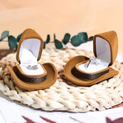 1Pcs Western Cowboy Theme Ring Boxes Cowgirl Hat Jewelry Storage Box for Wedding Bridal Shower Bachelorette Party Decoration