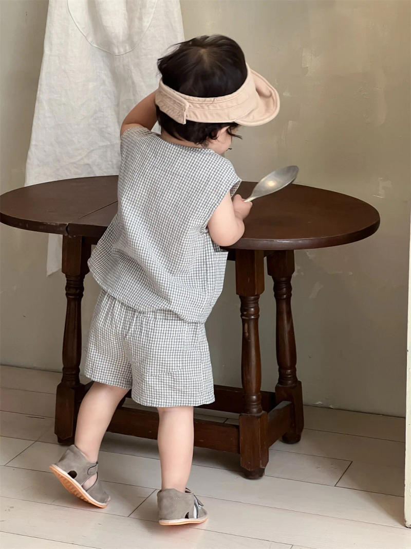 Description Picture 6 of item2025 Summer New Baby Sleeveless Clothes Set Infant Thin Plaid Cardigan + Shorts 2pcs Suit Toddler Boy Girl Cotton Casual Outfits