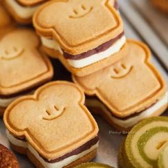 Cartoon Smiling Face Toast Biscuit Mould Bear Cat Fish Cookie Cutting Mold Fondant Cake Stamp Cookie Cutter Pastry Baking Tool