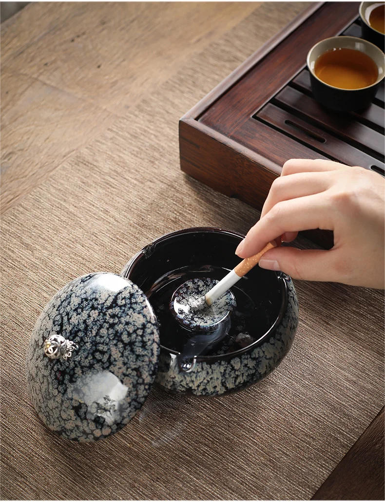 Description Picture 5 of itemModern Irregular Gradient Black Ceramic Ashtray with Lid Retro Desktop Decoration Portable Car Ashtray Office Bedroom Decoration