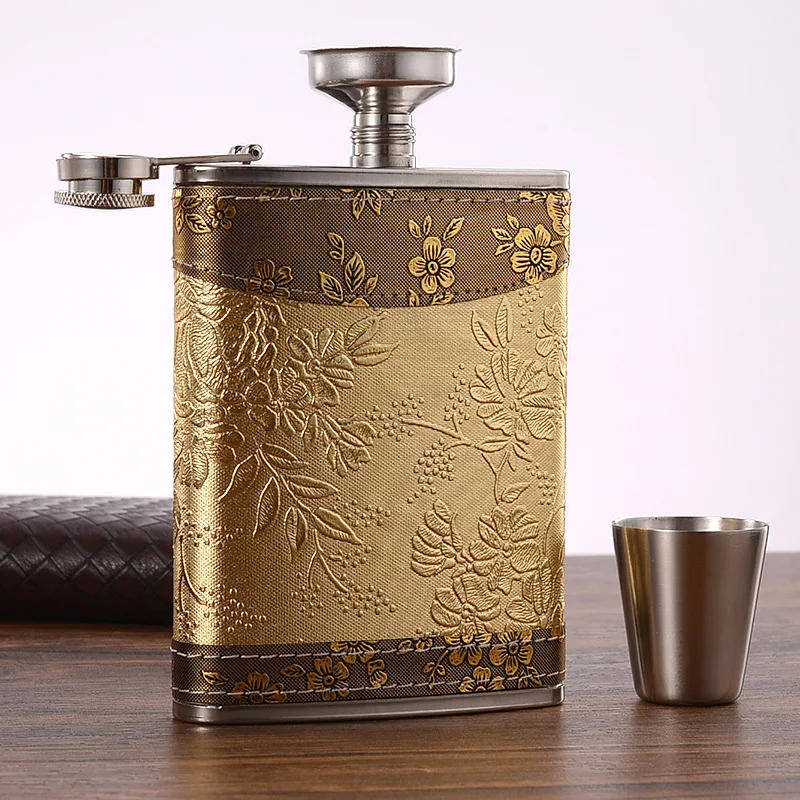 Description Picture 3 of itemGift Box Flask 7/8oz Pu Leather Wrapping Whisky Bottle Flagon 18/8 Stainless steel Hip Flask Pocket Alcohol Bottle