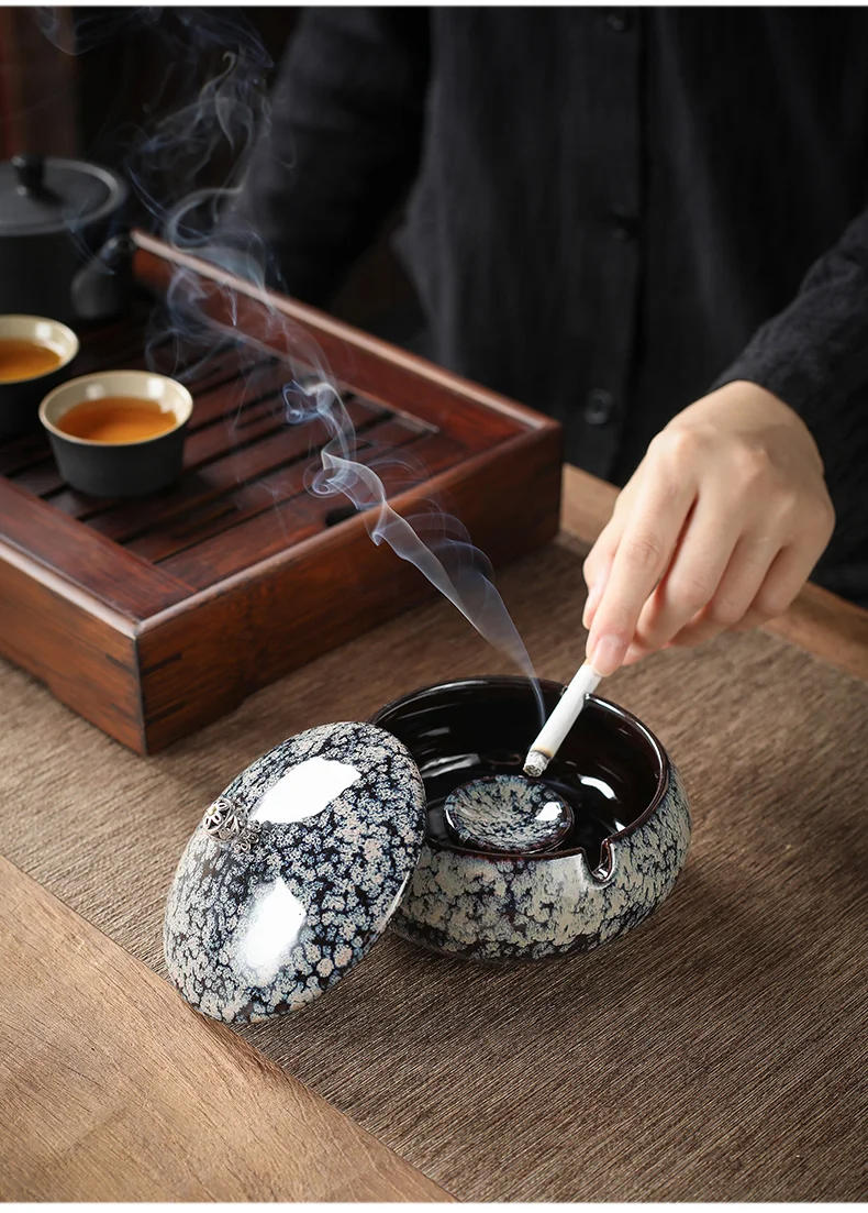 Description Picture 4 of itemModern Irregular Gradient Black Ceramic Ashtray with Lid Retro Desktop Decoration Portable Car Ashtray Office Bedroom Decoration