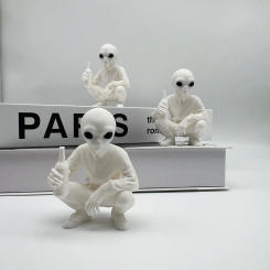 3D Printing, Alien Leisure Squatting Statue Plastic Ornaments Suitable for Indoor/outdoor Desktop Office Balcony Home Decoration