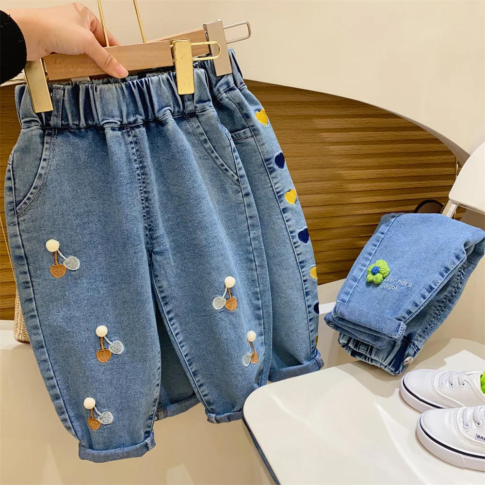 Description Picture 5 of item2025 New Spring and Autumn Girls' Harun Jeans, Korean Edition Fashion Pants for Middle and Small Children, Loose Casual Pants