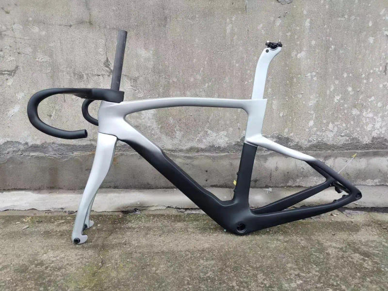 Description Picture 2 of itemSilvery Black T1100 UD Carbon Fiber Disc Rim Brake Frame F14 Carbon Road Bike Frame Racing Bicycle Frameset BB68 With Handlebar