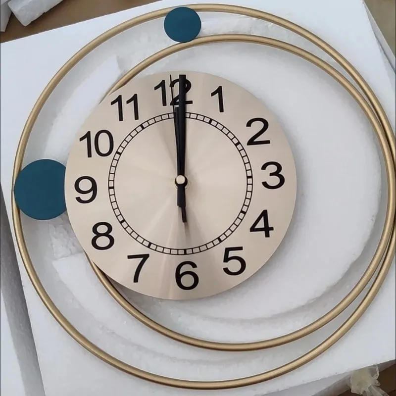 Description Picture 2 of itemModern Light Luxury Style Wall Hanging Living Room Bedroom Indoor Clock Ornaments Home Fashion Quiet Simple Clock Home Decor