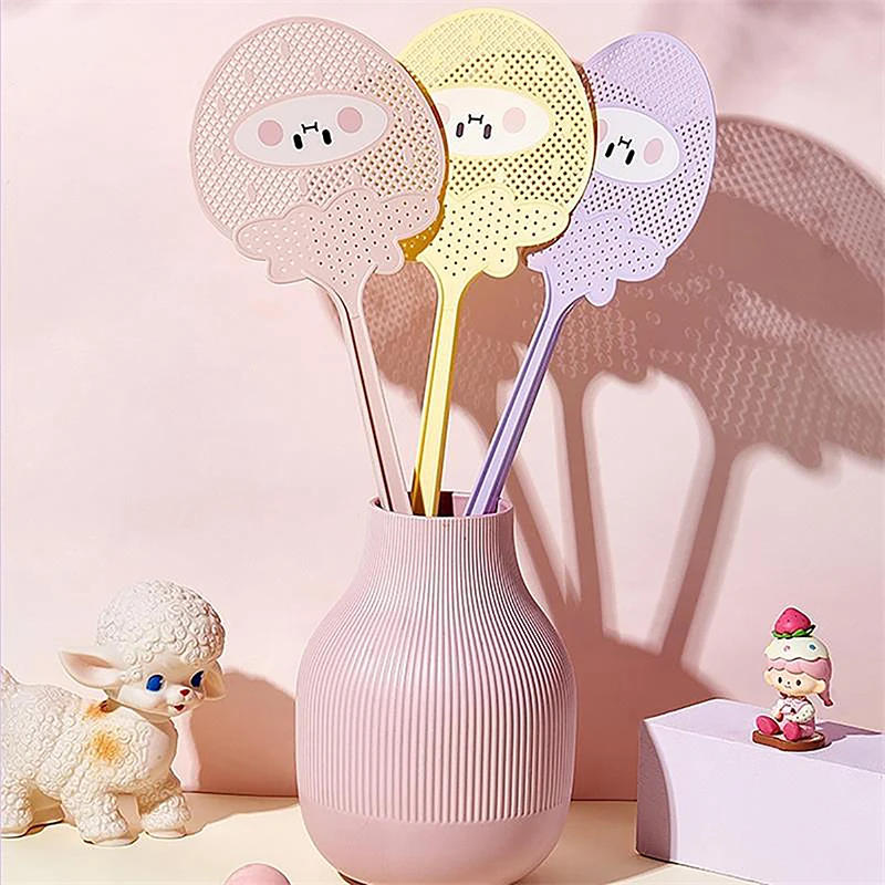 Description Picture 4 of itemCute Strawberry Shaped Large Fly Swatter Durable Lengthen Thickened Fly Swatter Household Manual Beat Tools Mosquito Fly Killers