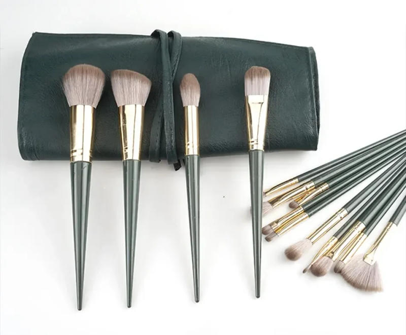 Description Picture 6 of item14pcs Makeup brush set Soft and fluffy makeup tools Cosmetics full set eye shadow brush powder blusher brush beauty makeup brush