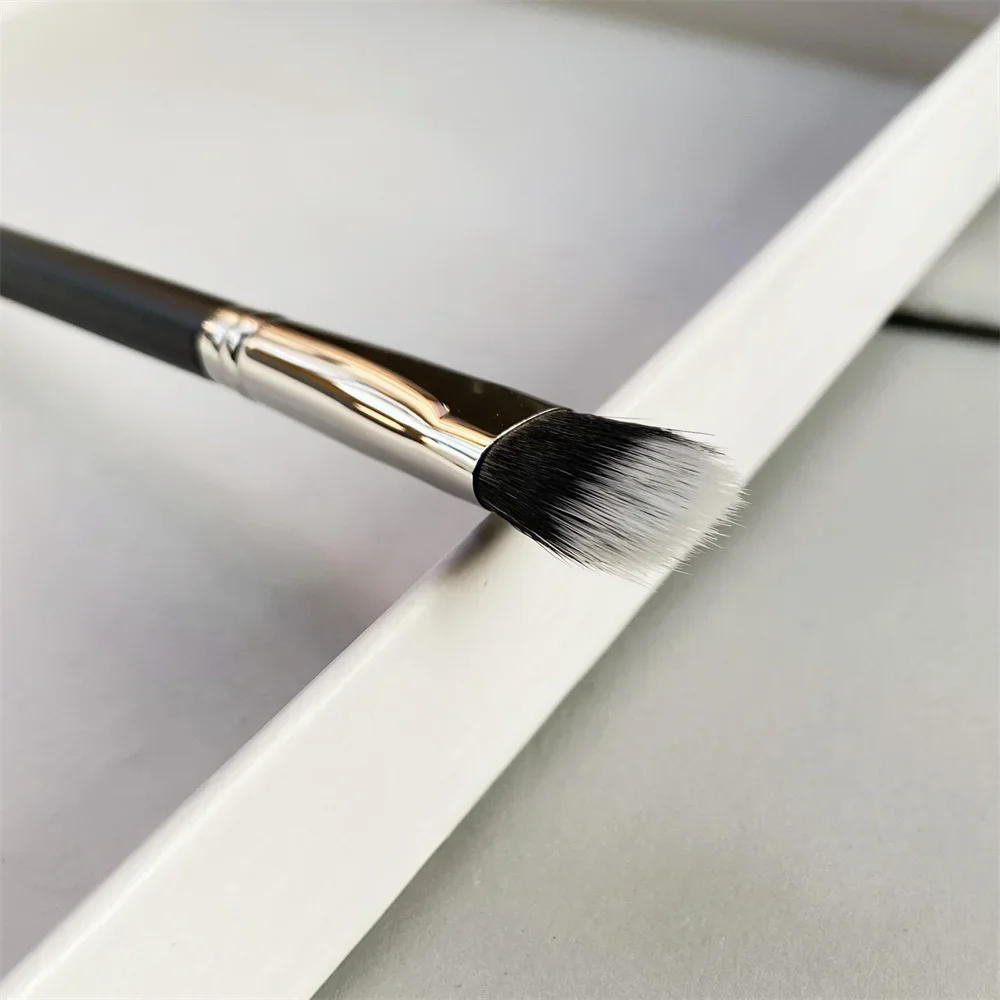 Description Picture 6 of itemDuo Fibre Eye Shadow Concealer Blending Brush 287 Small Stippling Highlighter Shading Contouring Cosmetic Makeup Brush Tool