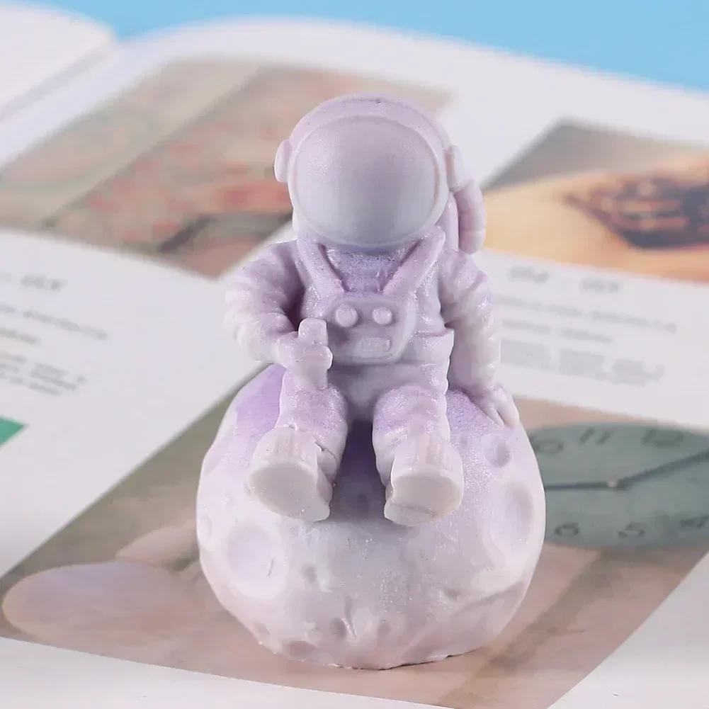 Description Picture 6 of itemLunar Astronaut Scented Candle Silicone Mold DIY Lunar Human Aromath Soap Cosmonaut Chocolate Cube Mould Handmade Home Ornaments