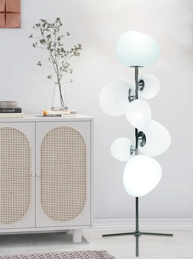 Description Picture 2 of itemNordic Creative 7-lampshade LED floor lamp E27 sofa art decoration atmosphere indoor lighting fixture living room floor lamp