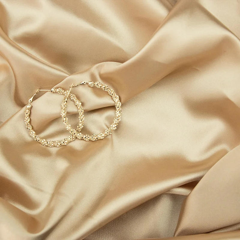 Description Picture 5 of itemSilky Luster Cloth Backdrop Satin Fabric Glossy Background for Photographic Studio Luxury Style for Jewelry Necklace Shooting