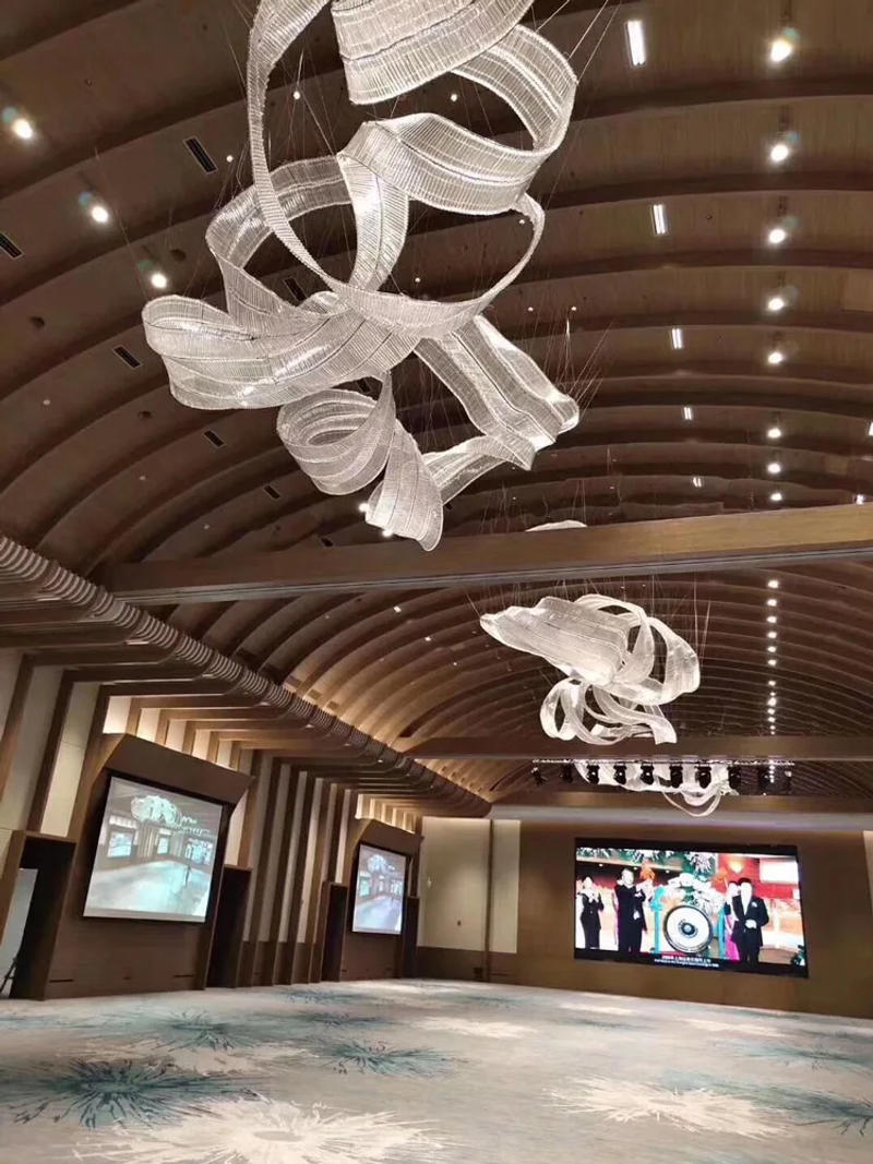 Description Picture 4 of itemCustomized Glass Crystal Chandelier Hotel Lobby Modern Art Color Glass Chandelier Irregular Decoration Creative Chandeliers