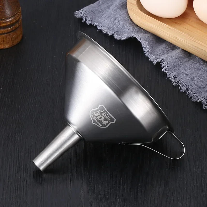 Description Picture 5 of itemHot Sales Kitchen Oil Liquid Stainless Steel Funnel Metal Funnel with Detachable Filter Wide Mouth Funnels for Canning Kitchen