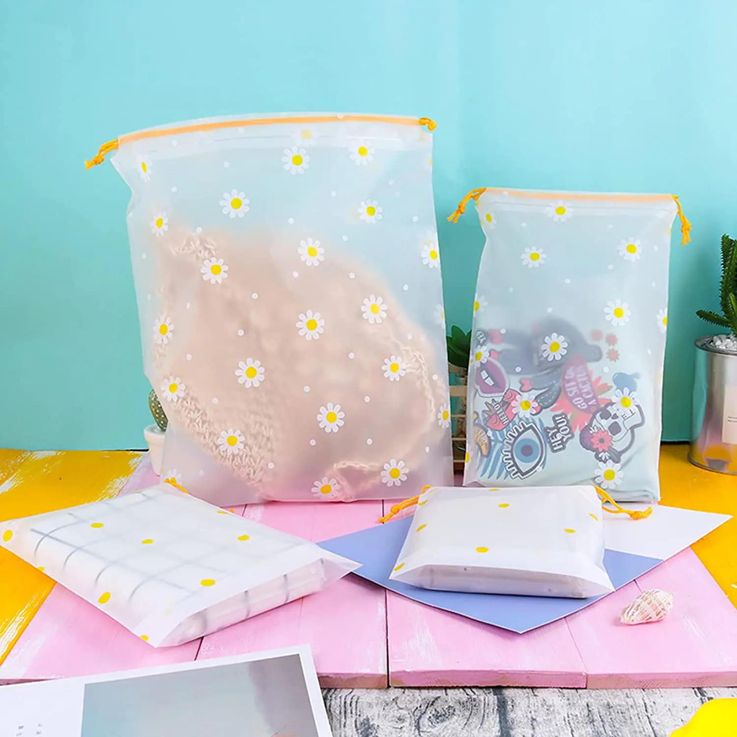 Description Picture 3 of item50PCS Drawstring Waterproof Clothes Shoes Storage Bags EVA Daisy Pattern Packaging Organizer Waterproof Makeup Toiletry Bags