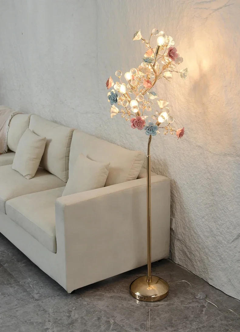 Description Picture 3 of itemCrystal living room floor lamp light luxury high sense creative American bedside new vertical floor lampторшернапольная лампа