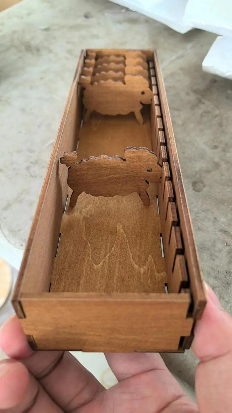 Description Picture 6 of itemWooden Animal Bobbin Set Creative Wooden Animal Embroidery Thread Storage Rack Portable Simple Rabbit Yarn Spool