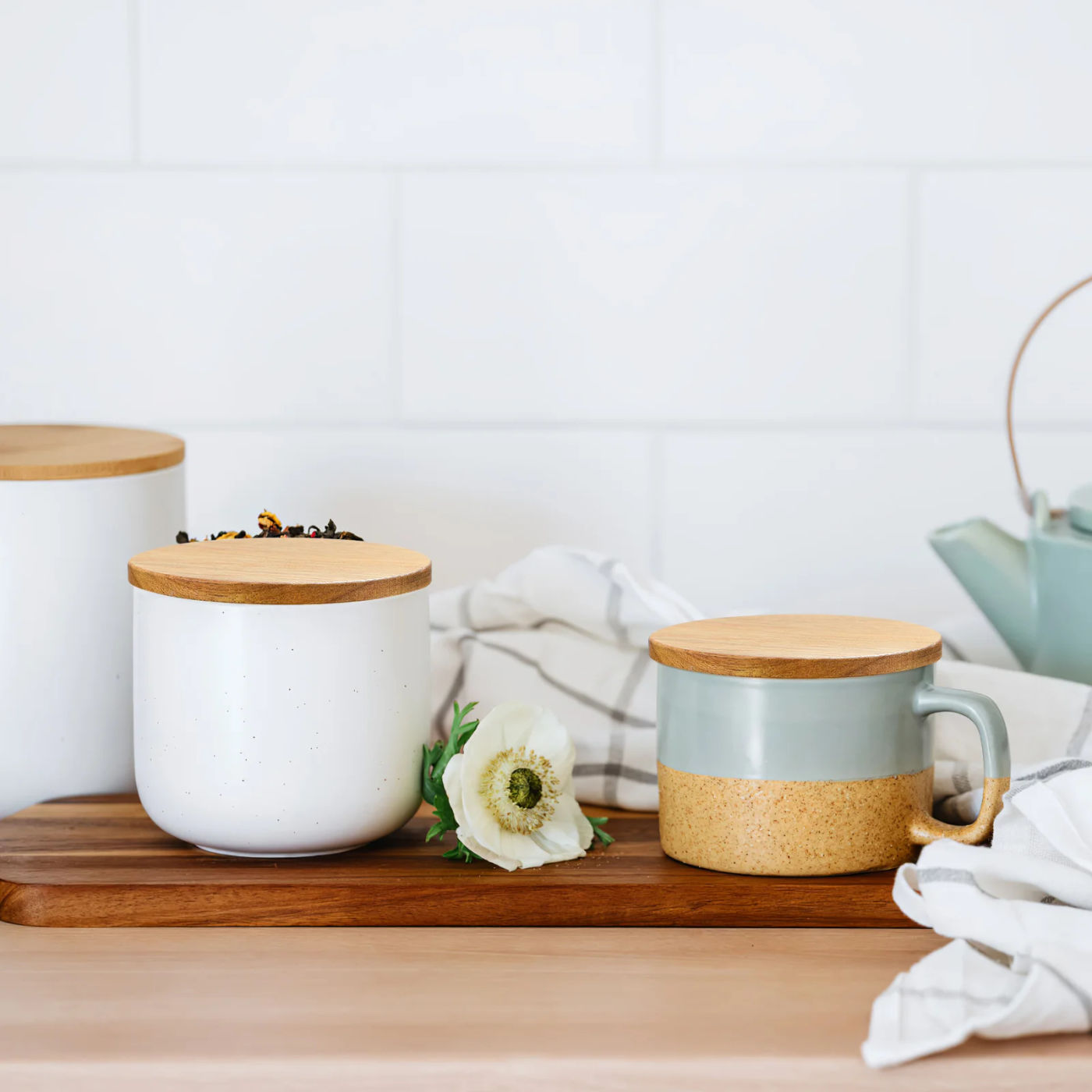 Slide 18f27ef4f246427b84da1427ad5a429b