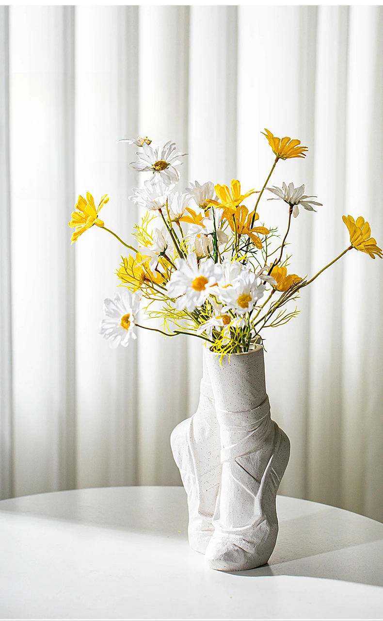 Description Picture 4 of itemCeramic Vase Ballet Shoes Dancer Realistic Portrait Sculpture Flower Vase Flower Arrangement Crafts Home Decoration Accessories