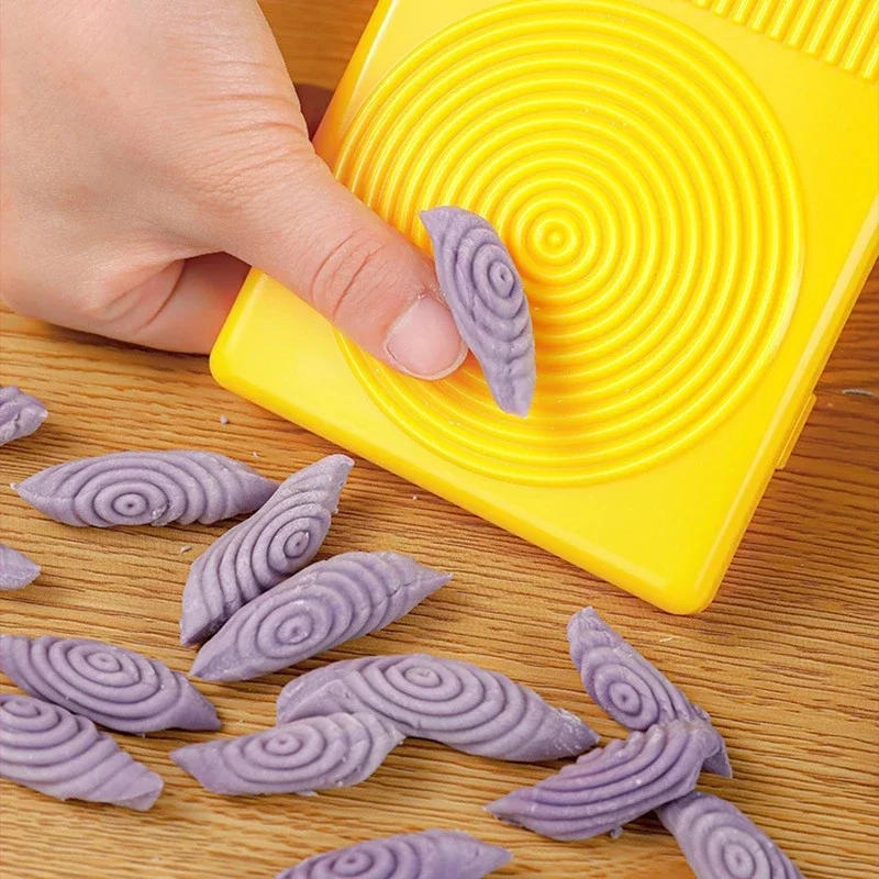 Description Picture 5 of itemPlastic Pasta Macaroni Board Spaghetti Macaroni Pasta Gnocchi Maker Rolling Pin Baby Food Supplement Molds Manual Kitchen Tool