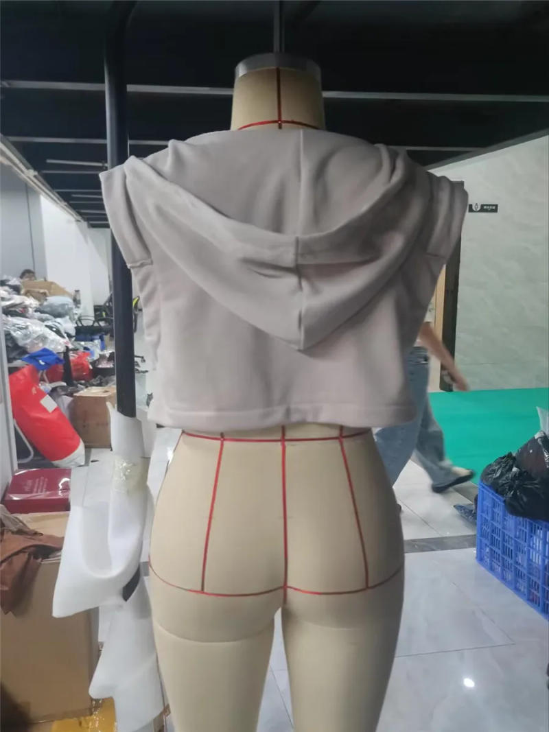 Description Picture 5 of itemMen Women Vest Coat Chic Sleeveless Hooded Vest Hollowed Skeleton Gilet Solid Color Hoodie Streetwear for Party Club Grunge Y2K