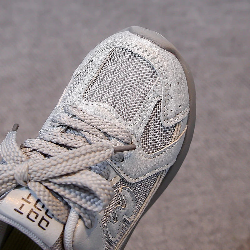 Description Picture 5 of itemBoys Girls Tennis Shoes Children Classic Breathable Sneakers Kids Non-Slip Fashion Casual Flats Pink Silver White Training Shoes