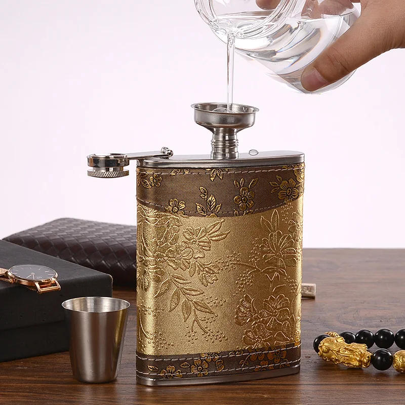 Description Picture 6 of itemGift Box Flask 7/8oz Pu Leather Wrapping Whisky Bottle Flagon 18/8 Stainless steel Hip Flask Pocket Alcohol Bottle