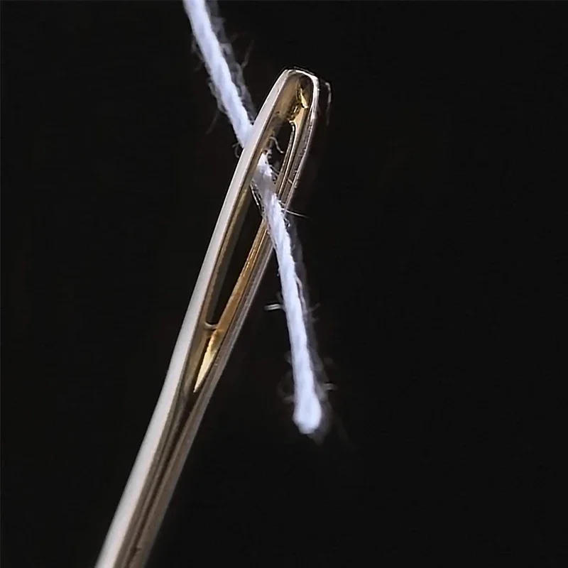 Description Picture 5 of item30/60Pcs Large Eye Cross Stitches Needles with Threader DIY Stitch Embroidery Needlework Threading Needle Hand Sewing Tools