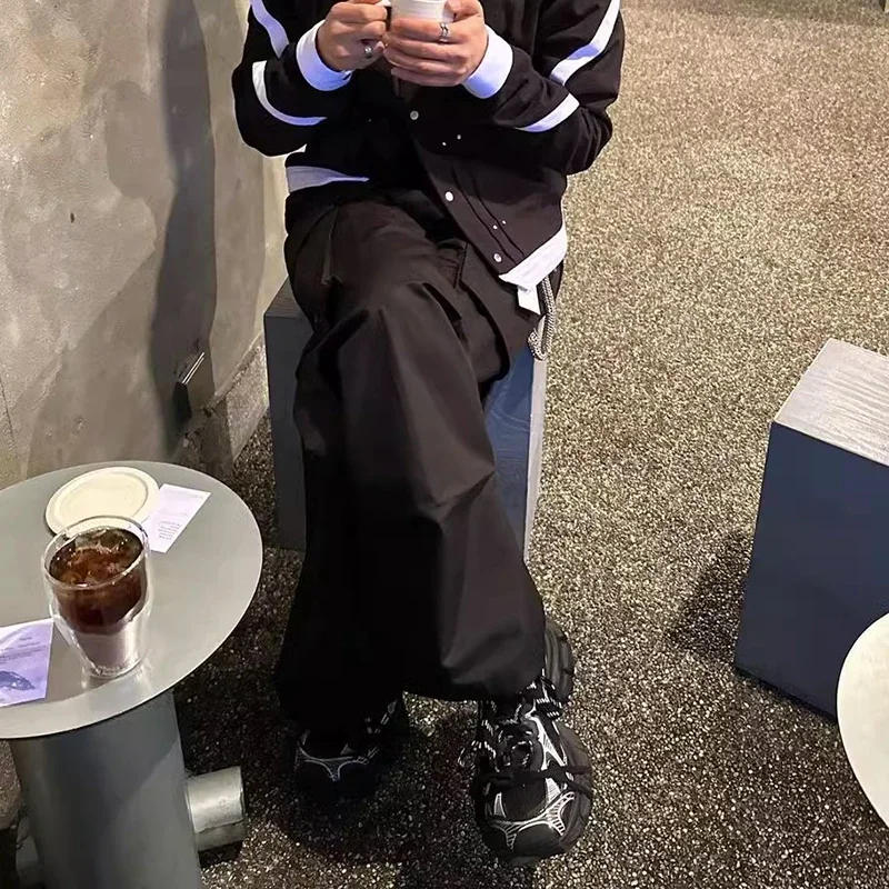 Description Picture 5 of itemStreetwear Wide Leg Black Pleated Cargos Unisex Straight Y2K Baggy Casual Trousers Men's Ruched Loose Oversized Flare Pants