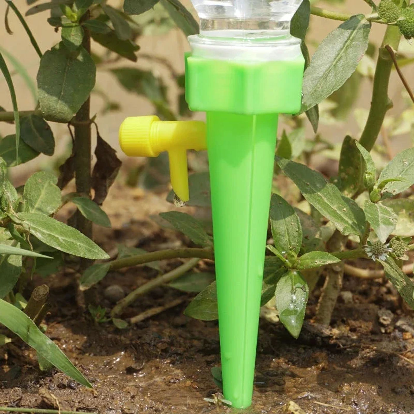Description Picture 6 of itemAutomatic Drip Irrigation System Self Watering for Flower Plants Greenhouse Garden Adjustable Auto Water Dripper Device