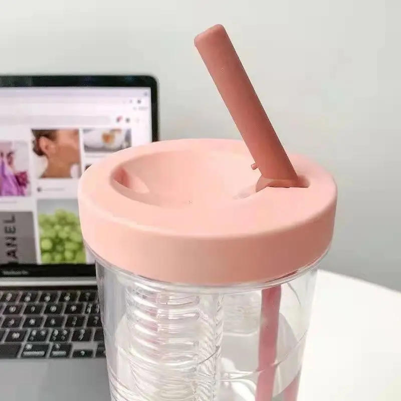 Description Picture 5 of itemCute Water Bottle With Foldable Straw 700ML Water Bottle Fruit Tea Built-in Filter Cup Portable Office Drinkware Outdoor Shaker