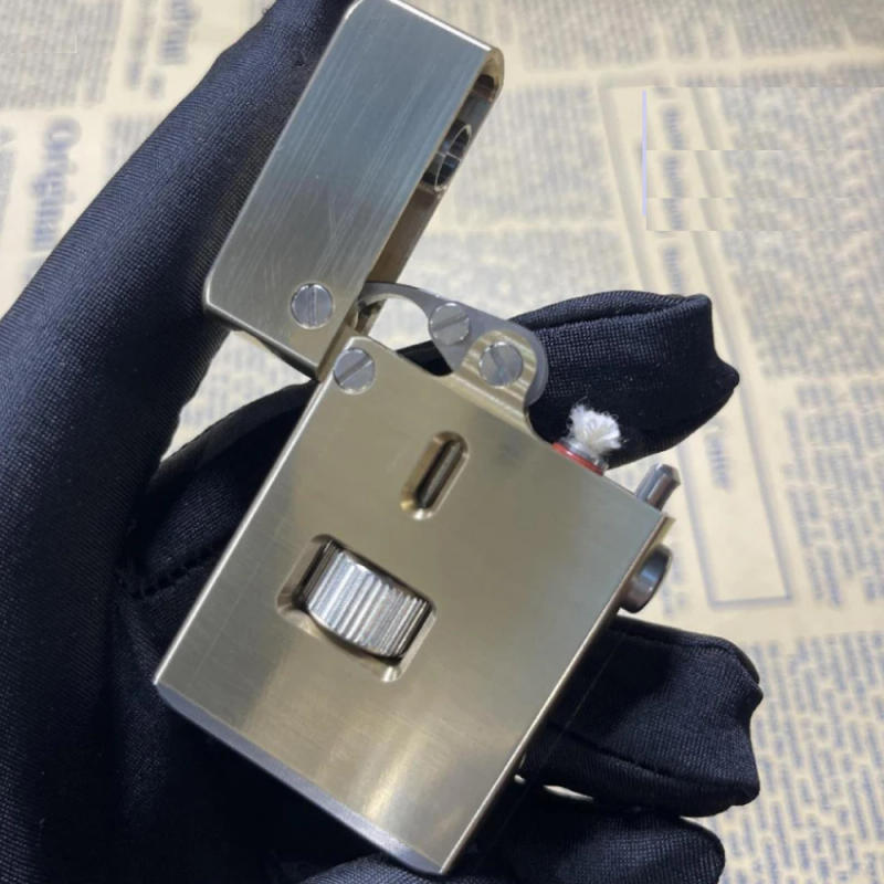Description Picture 6 of itemNew Design Semi Automatic Ignition Kerosene Lighter One Key Ejection Flip Cap Retro Collection Lighter Gift