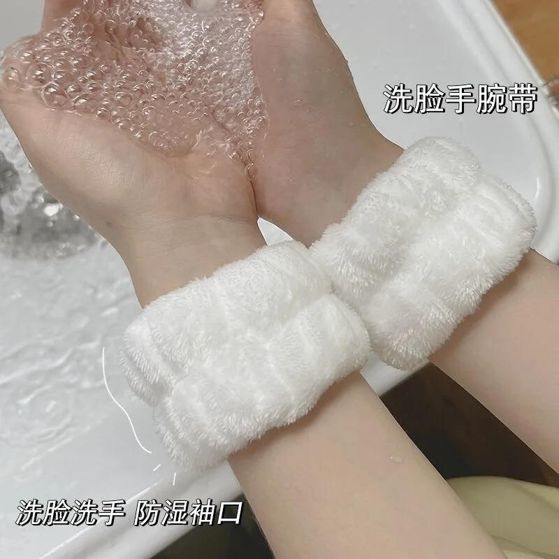 Description Picture 4 of item2pcs One Pair Wash Face and Wrist Band Absorb Water Sports Sweat Wiping Bracelet Hairband Moisture Proof Sleeve Wrist Guard