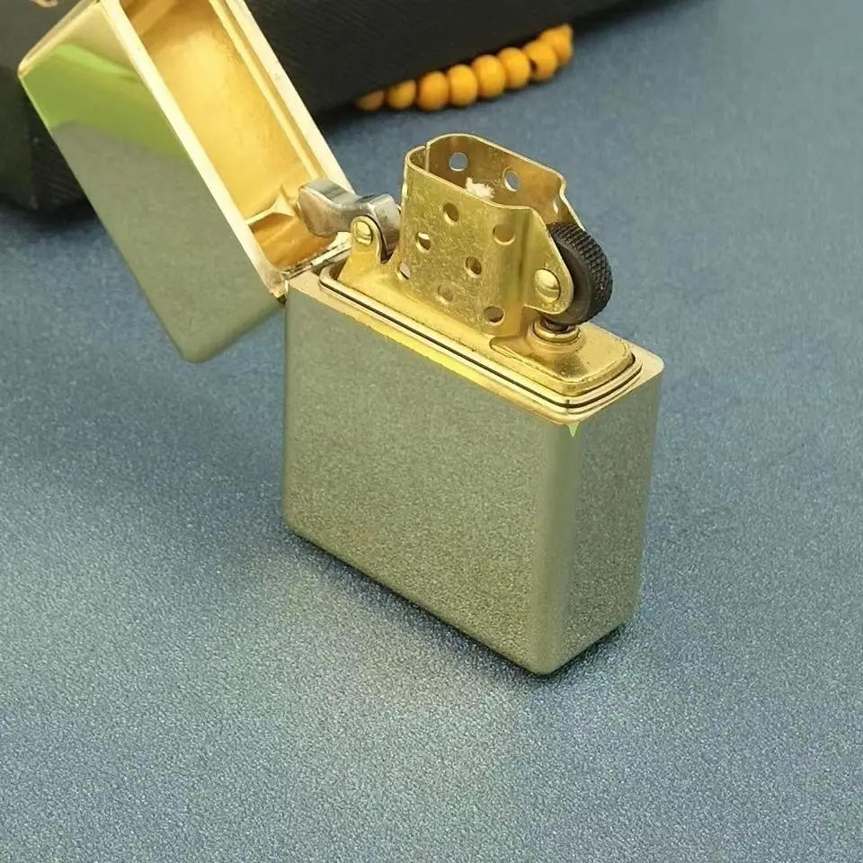 Description Picture 6 of itemNew ZORRO 912S Retro High End Heavy Armor Brass Titanium Windproof Kerosene Lighter 3/5 Hinge Metal Gasoline Lighter Men's Gift